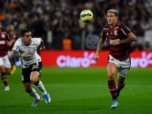 Em crise, Flamengo recebe o Corinthians no Maracanã pelo Brasileirão 