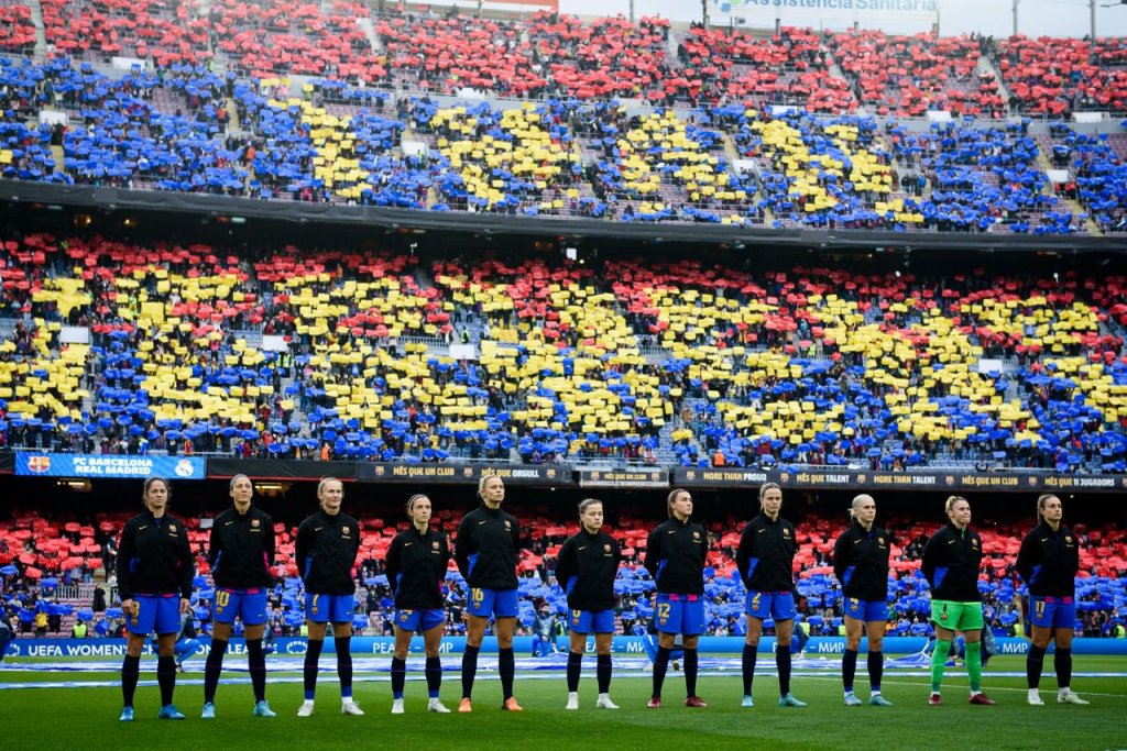 Quais são os maiores públicos de futebol feminino na história