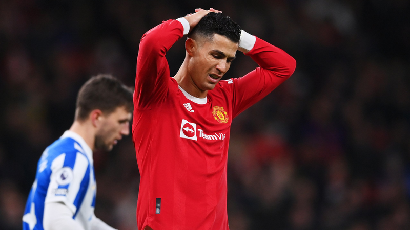 Cristiano Ronaldo é afastado pelo Manchester United por