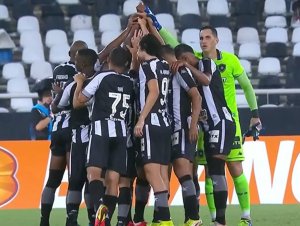 Clube aceita proposta e Botafogo se aproxima de estrela do futebol mundial; leia mais