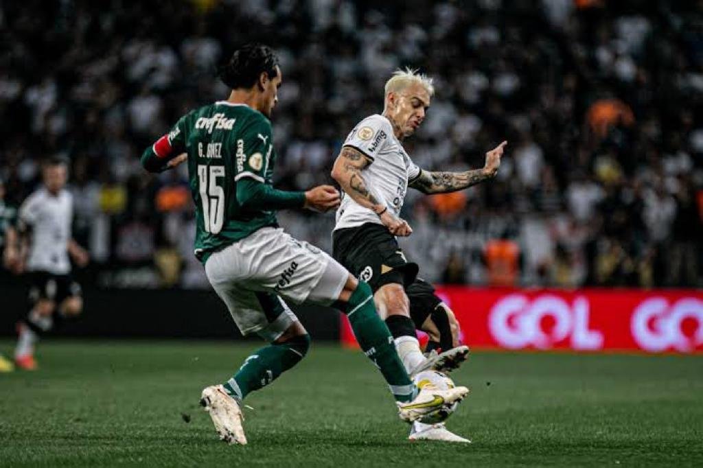 Palmeiras vence dérbi contra Corinthians no Paulistão