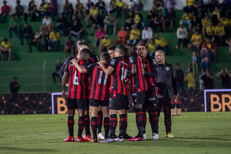 Seis jogadores do Vitória na seleção da 8ª rodada da Série B