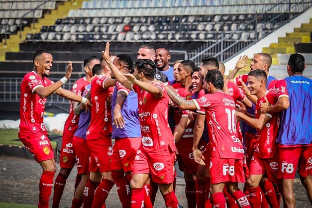 Vitória vence o Botafogo-SP e é líder isolado da Série B - UrandiOnline