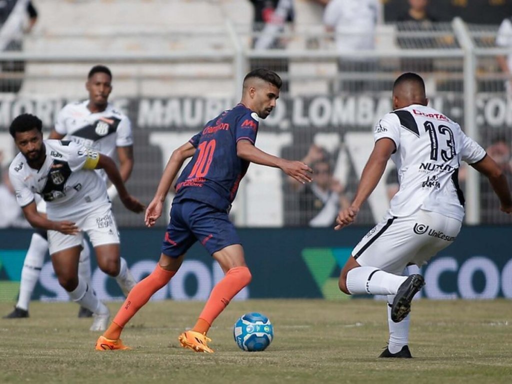 Corinthians abre cinco pontos na liderança do Grupo A do