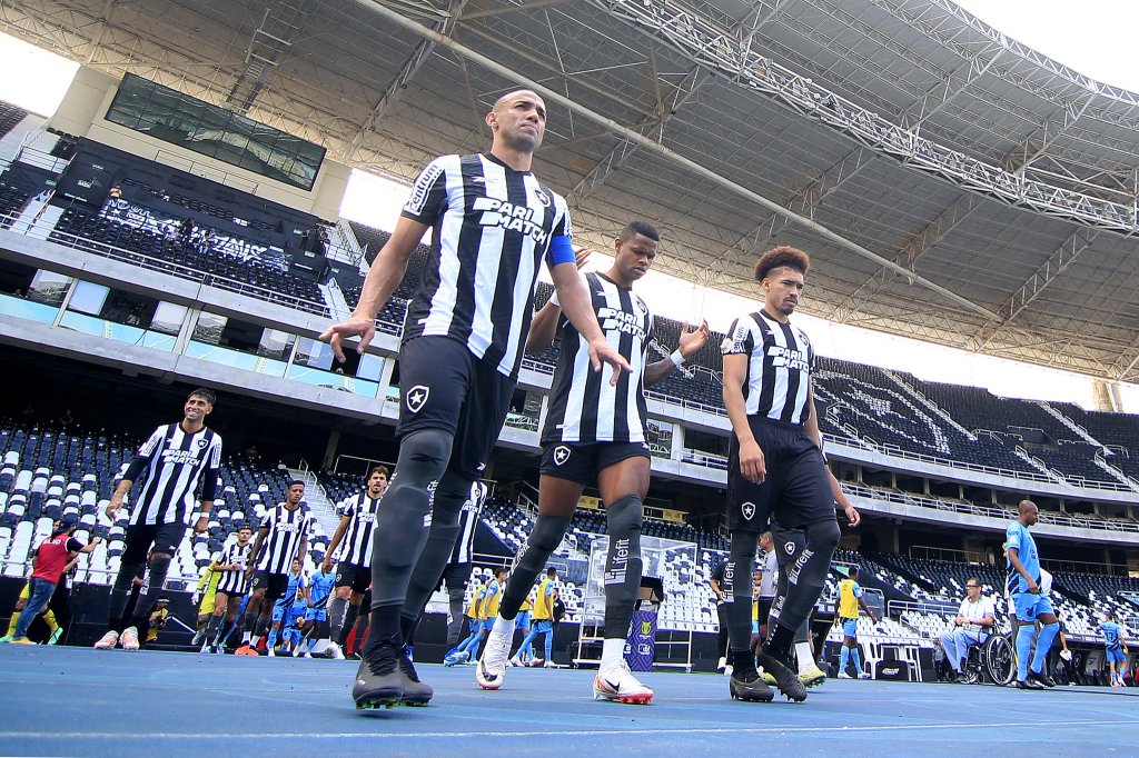 Botafogo quer que jogo com o Fortaleza seja mantido para terça-feira (24)