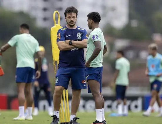 Brasil perde para a Argentina, no Maracanã, em jogo marcado por