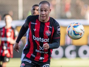Após curta passagem pelo Vitória, Caio Dantas é anunciado por clube paulista; saiba qual
