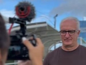 Treinador da Seleção Brasileira visita CT do Bahia durante treinamento; veja o vídeo