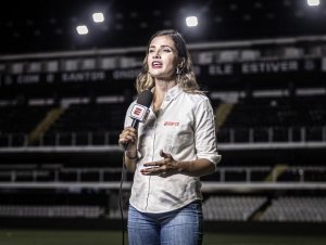 Repórter grávida da ESPN é assaltada durante gravação em frente a CT de equipe brasileira; confira