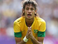 Para Neymar, seria uma honra jogar ao lado de Ibra no PSG