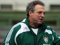 Fluminense vai de três atacantes contra o Bahia
