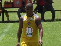 Torcida do Vitória culpa Uelliton por gol marcado pelo São Caetano