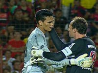 Goleiro do Sport recebe apoio de capitão do São Paulo após falha