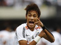 Neymar assume a artilharia do Brasil na temporada