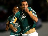 Barcos brilha, mas Palmeiras segue agonizando no Brasileiro
