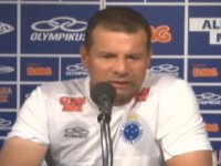 Técnico do Cruzeiro quer vencer o Bahia para livrar o time da série B