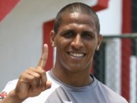 Uelliton pode ficar no banco de reservas contra o Joinville