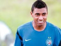 Volante do Bahia elogia volta de Felipão à seleção