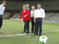 Dilma inaugura primeiro estádio pronto para a Copa de 2014