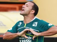 Iarley deixa o Goiás após divergências com o treinador