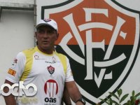 Carlos Falcão afirma que Vitória deve apenas parte da premiação para PC Gusmão