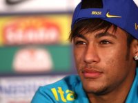 Neymar cria instituto esportivo para crianças carentes