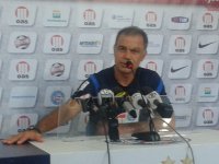 “Não foi feita nenhuma proposta”, afirmou o treinador Jorginho