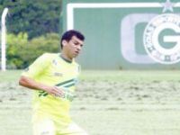 Neto Baiano reprova sua estreia pelo Goiás