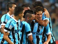 Treinador do Grêmio elogia espirito de luta da equipe