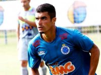 Preterido no Cruzeiro, Egidio é criticado pelo treinador do Goiás