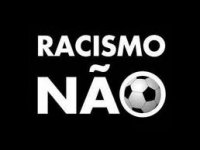 Acusado de racismo, meia do Galícia se defende