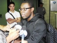 Freddy Adu chega em Salvador para assinar com o Bahia