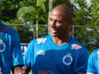 Ainda sem estrear, Uelliton segue nos planos do Cruzeiro