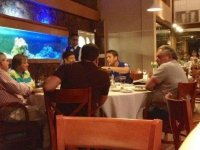 Cúpula do Bahia é flagrada jantando em restaurante de Salvador