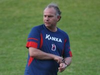 Ex-técnico do Vitória é demitido do Paraná