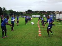 Sem Jussandro, Fahel e Adu, Bahia treina debaixo de chuva neste domingo