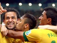 Brasil atropela Espanha e é campeão da Copa das Confederações