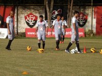 Vitória treina em dois períodos na Toca do Leão