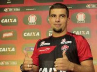 André Lima fará novos exames hoje, mas está fora do Brasileiro