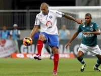 Artilheiro do Bahia está fora do jogo contra o Atlético-PR