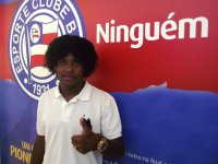 Bahia anuncia contratação de William Barbio