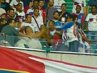Vídeo: integrantes da Bamor e Terror Tricolor brigam na Arena