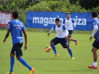 Bahia faz último treino em Salvador antes de viagem