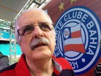 Fernando Schimidt homenageia equipe de Intervenção do Bahia