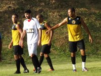Ney Franco observa reservas em jogo-treino