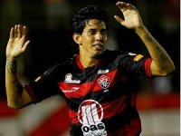 Victor Ramos desfalca Vitória contra o Goiás
