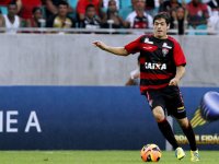 Cáceres é dúvida no Vitória para jogo com o Flamengo