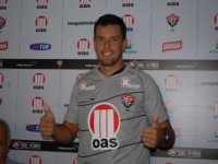 Pelo twitter, goleiro do Vitória parabeniza ex-clube por acesso