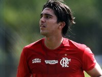 Cruzeiro acerta contratação de atacante ex-Vitória