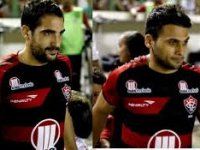 Vitória ainda aguarda renovações de Escudero e Maxi Biancucchi